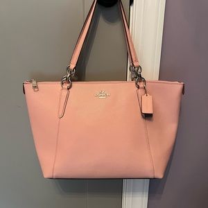 Pink Coach Tote 💞💞